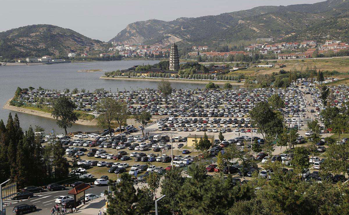 旅游景區(qū)停車場(chǎng)