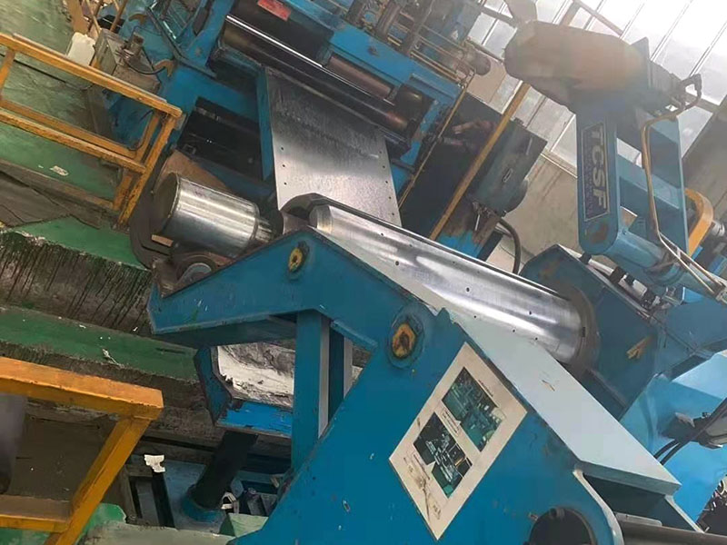 帶鋼分條機(jī)機(jī)器多長？